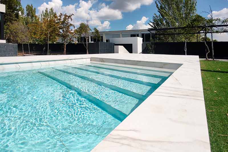 Piscina-y-terraza-Calacatta-Fresh-Gres-Factory-4
